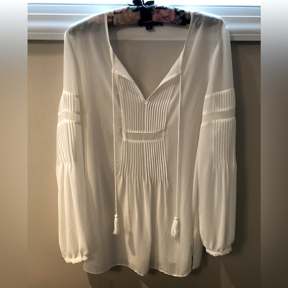 Tommy Hilfiger sheer pleated shirt, size medium white.